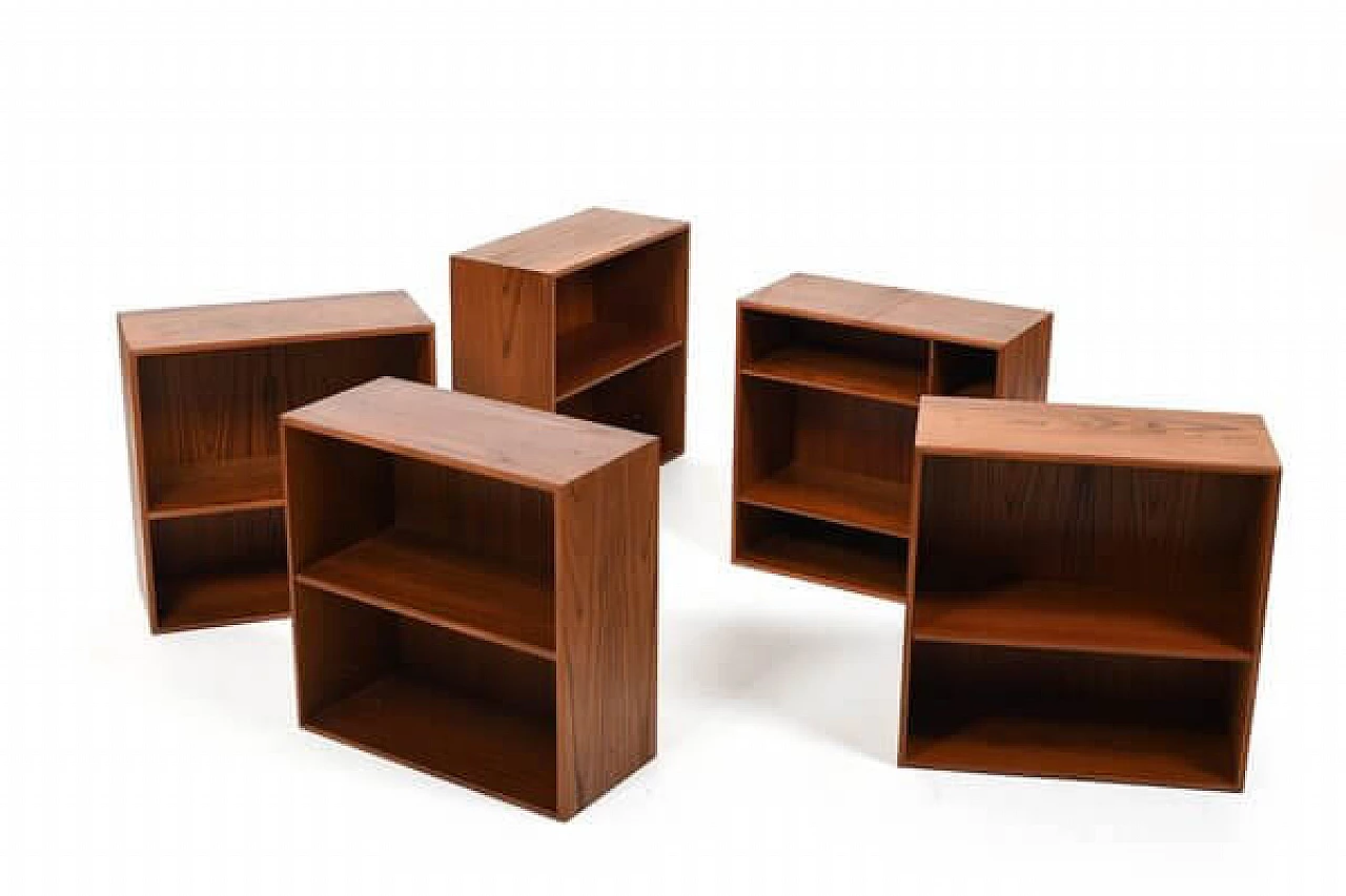 Danish five-piece modular teak bookcase, 1960s 10