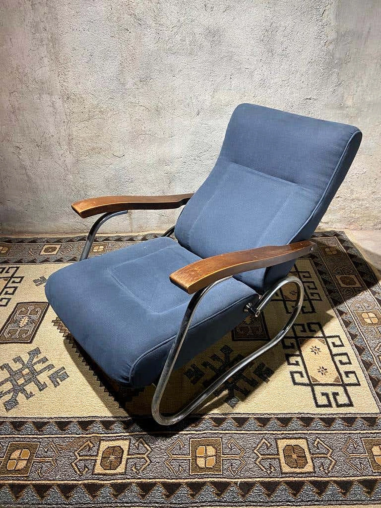 Poltrona reclinabile con struttura tubolare cromata e braccioli in legno di Thonet, anni '40 2