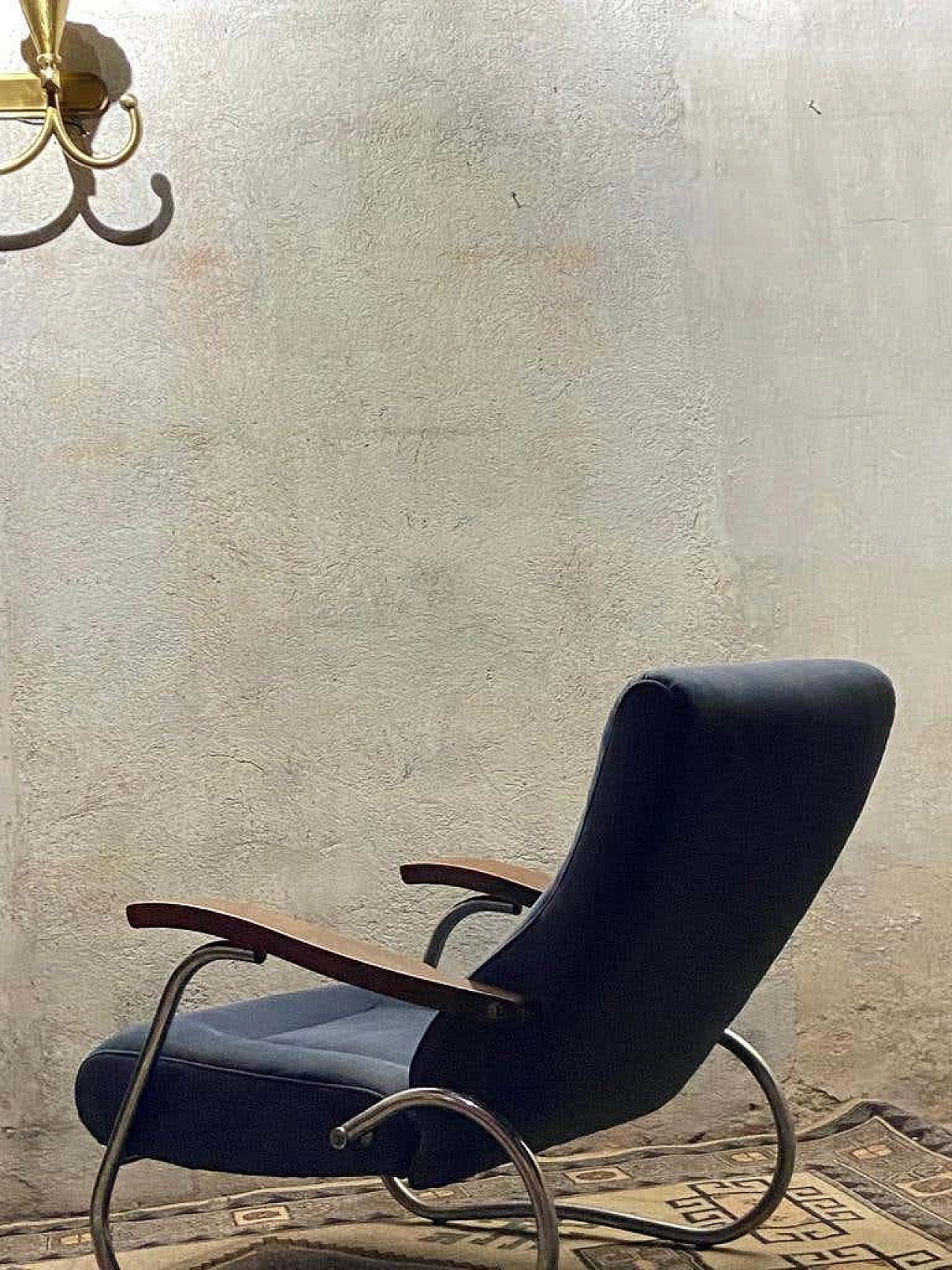 Poltrona reclinabile con struttura tubolare cromata e braccioli in legno di Thonet, anni '40 4