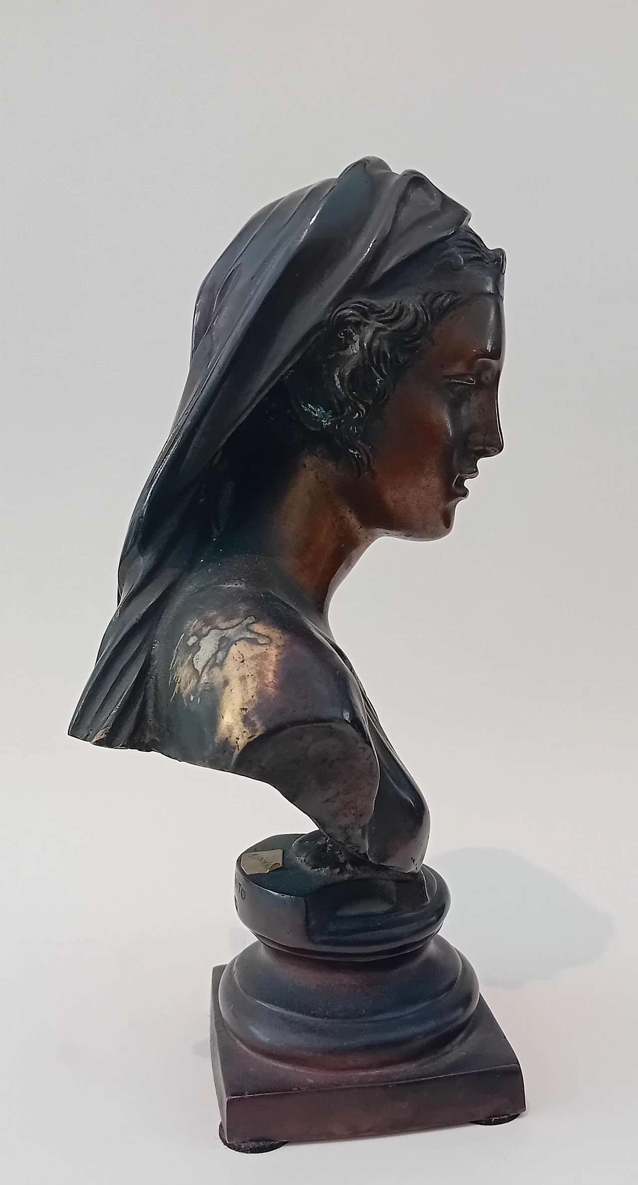 Girl sculpture in bronze with gilded patina, 19th century 3