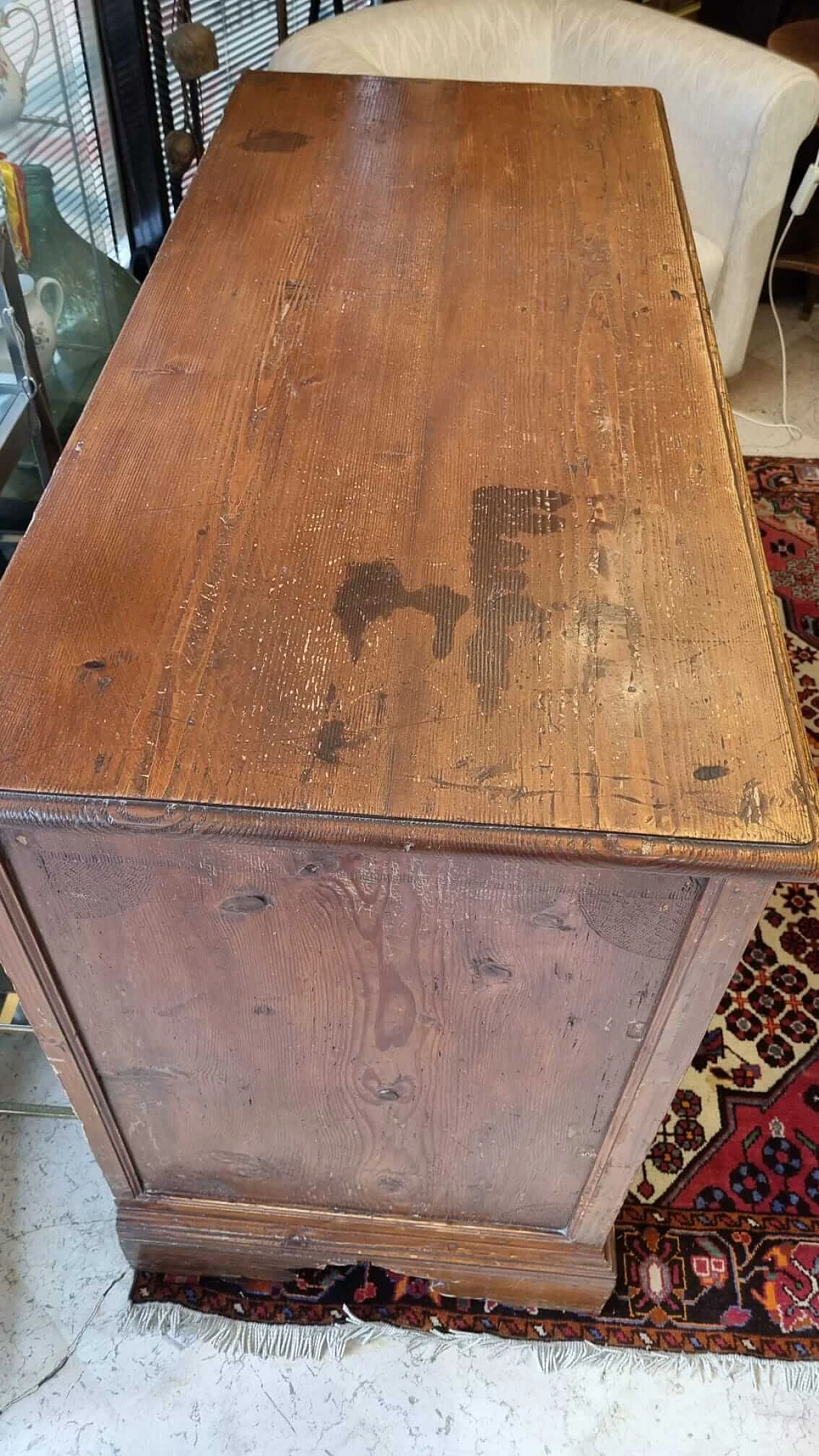 Emilian pine canterano commode, 17th century 7