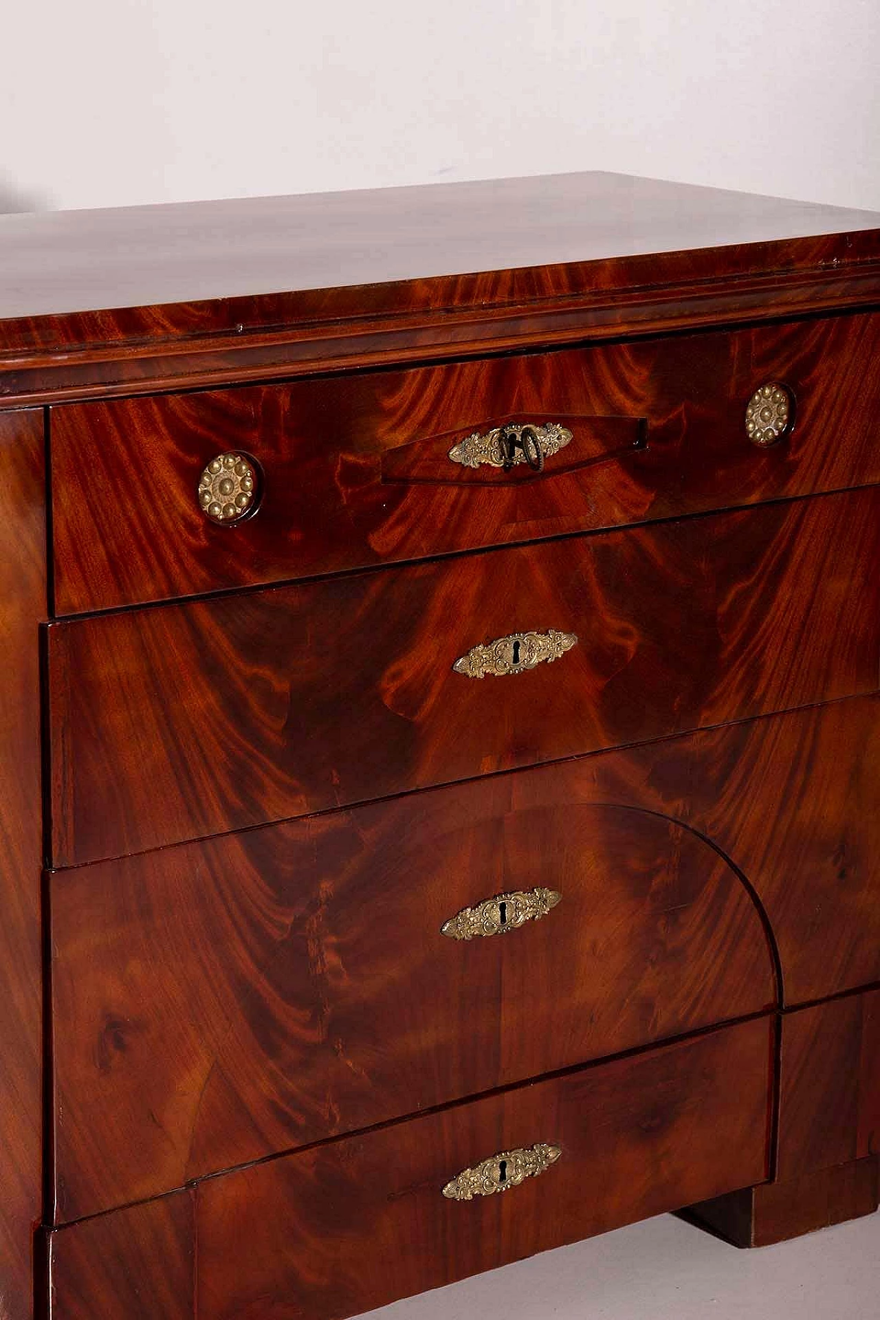 Biedermeier mahogany chest of drawers with folding front, 1830 2