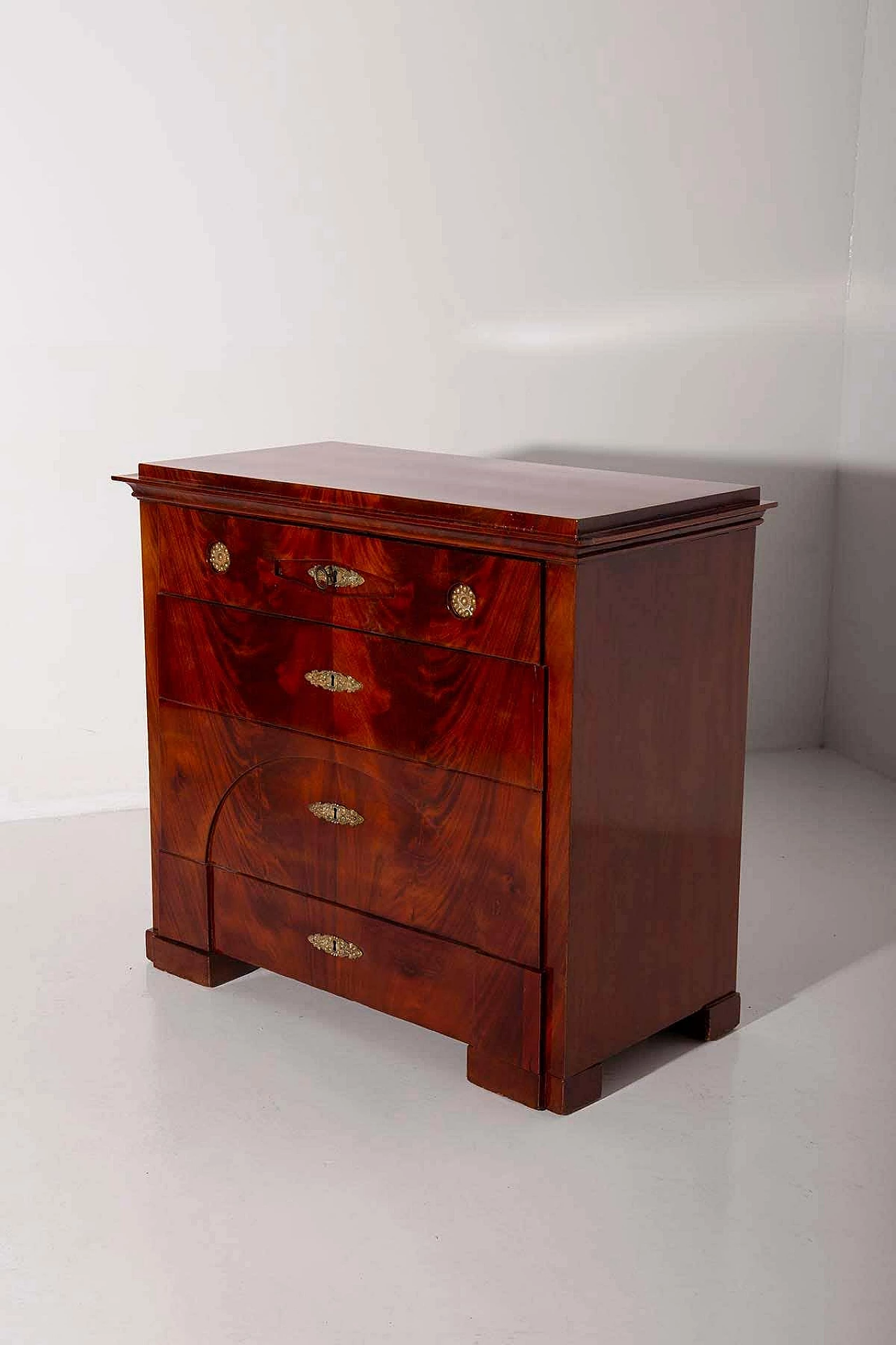 Biedermeier mahogany chest of drawers with folding front, 1830 3