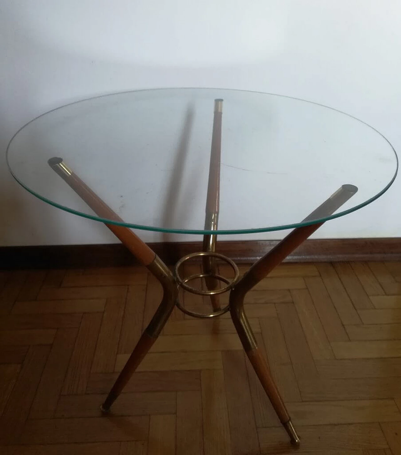 Tavolino in legno curvato, vetro e ottone attribuito a Cesare Lacca, anni '50 3