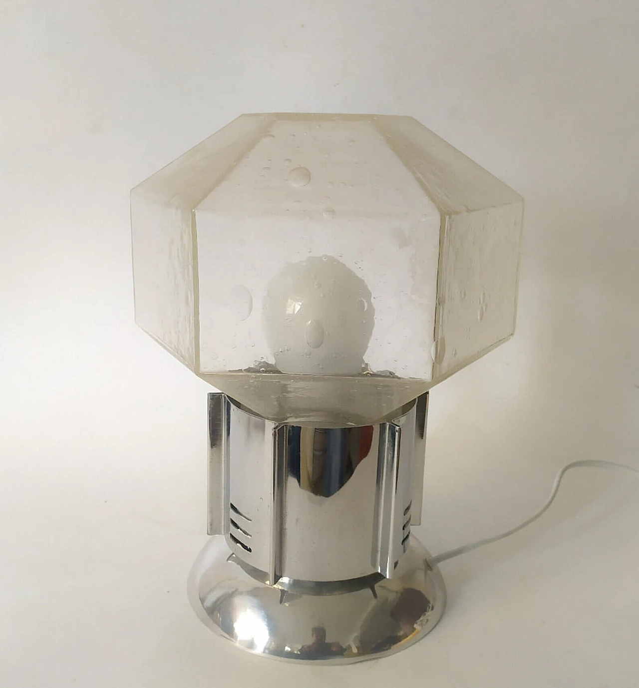 Cubic glass table lamp with chrome base by Gaetano Sciolari, 1970s 1