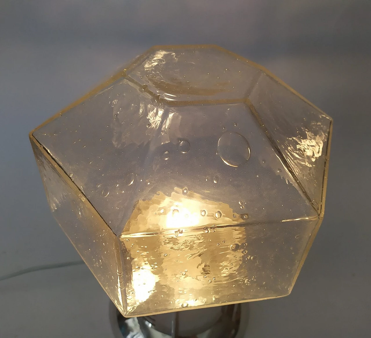 Lampada da tavolo Cubic in vetro con base cromata di Gaetano Sciolari, anni '70 3