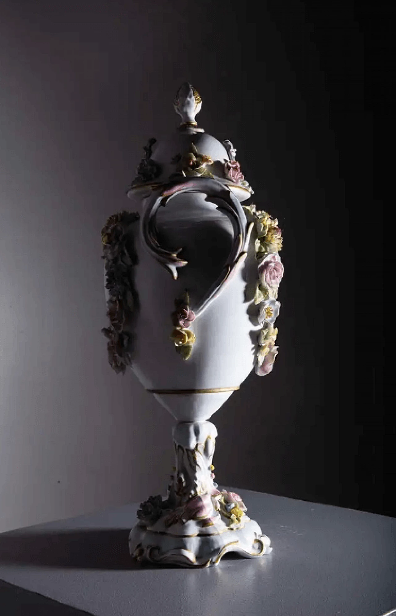 Capodimonte porcelain vase with lid, mid-20th century 6