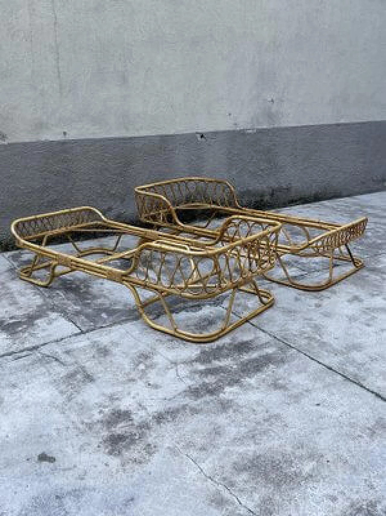 Pair of bamboo and wicker daybeds, 1960s 1