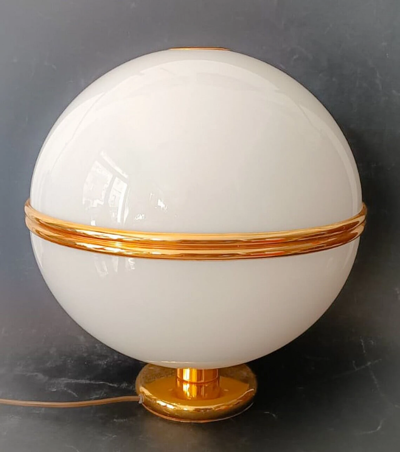 Spherical white and gilded plastic table lamp, 1970s 9