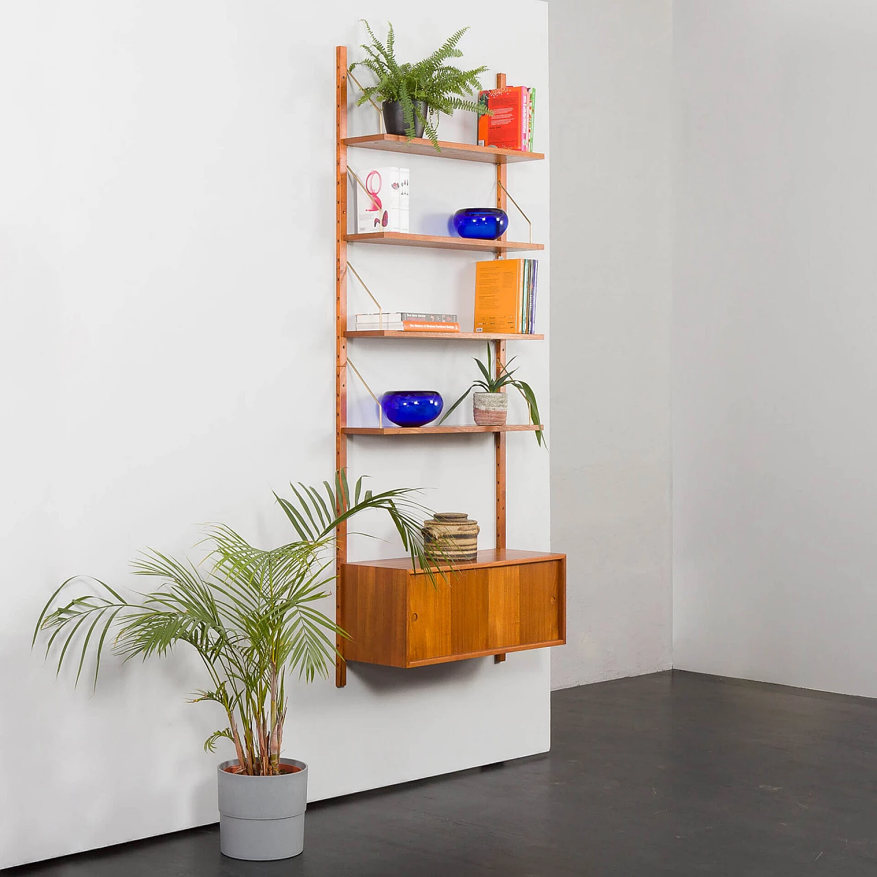 Hanging teak bookcase in the style of Poul Cadovius, 1970s 3