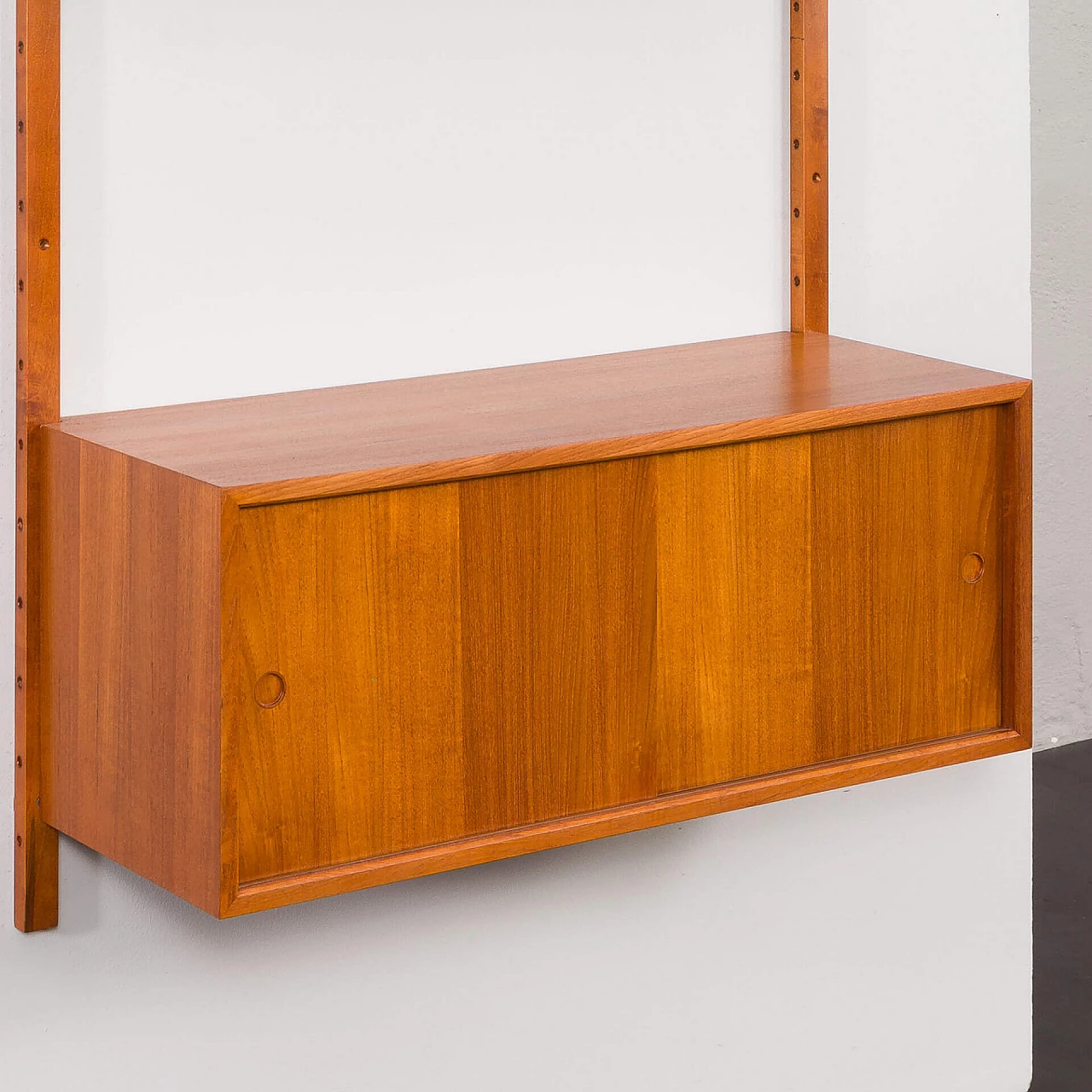 Hanging teak bookcase in the style of Poul Cadovius, 1970s 10