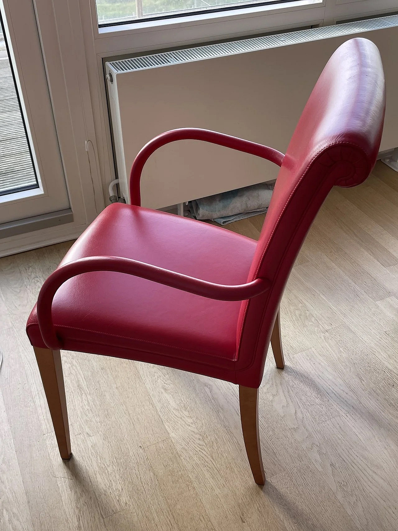 6 Red Vittoria chairs by Poltrona Frau, 2001 | intOndo