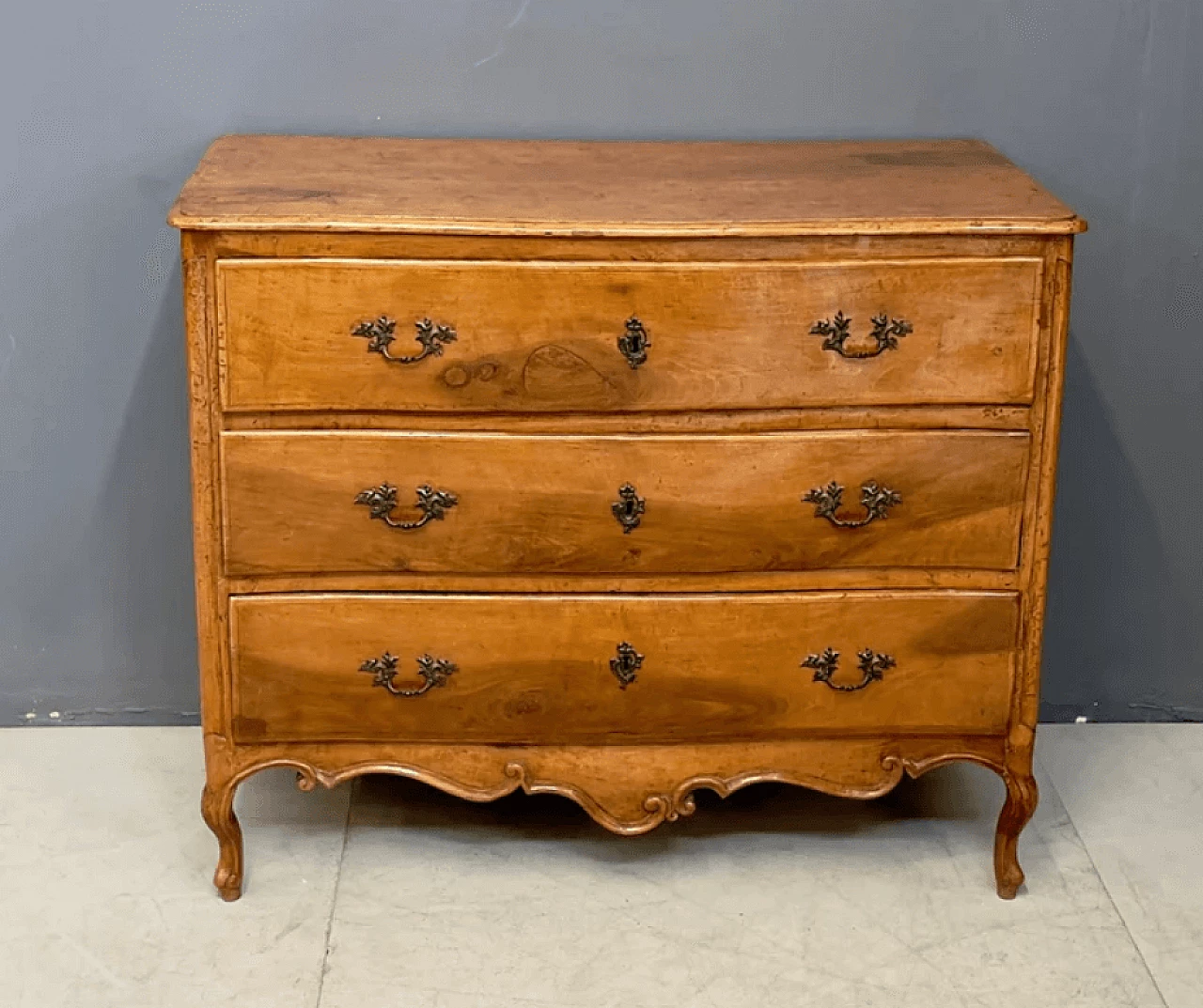 Louis XV wooden chest of drawers, 18th century 1