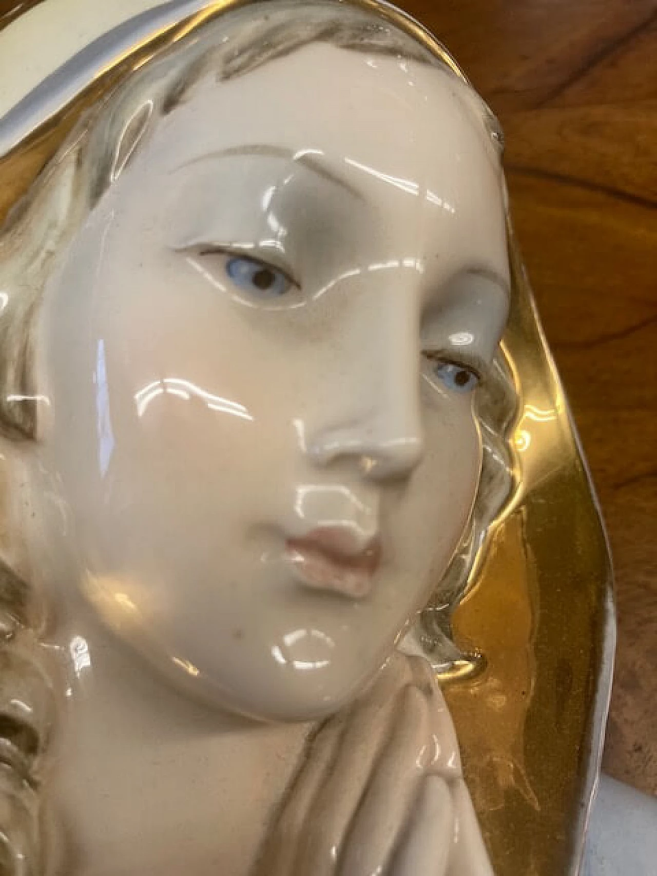 Ceramic Madonna with gold trim, 1950s 5