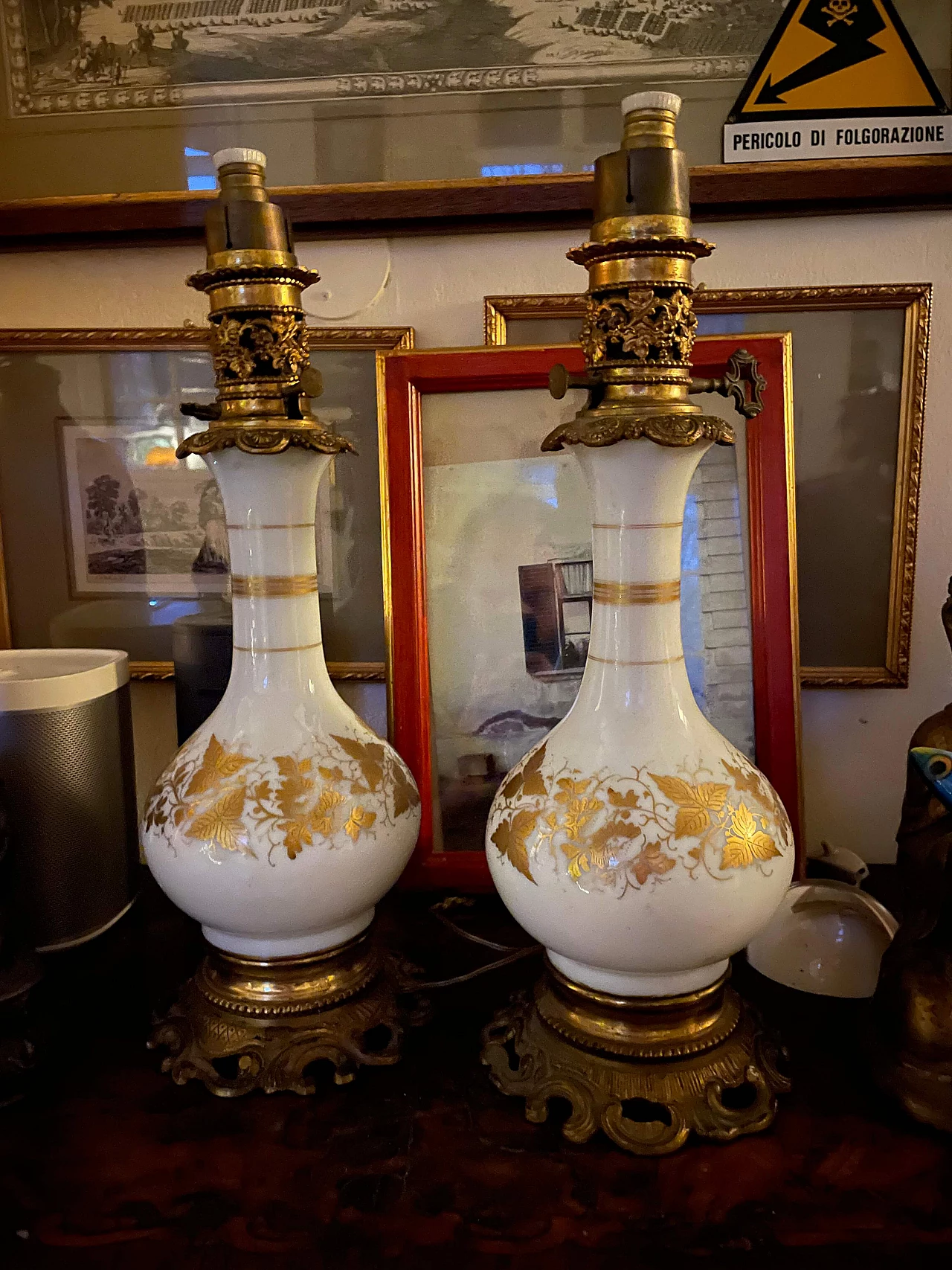 Pair of bronze and white ceramic table lamps, late 19th century 7