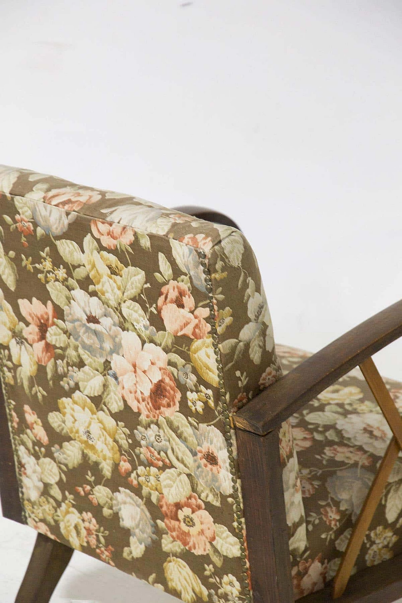 Pair of floral patterned armchairs attributed to Paolo Buffa, 1950s 7