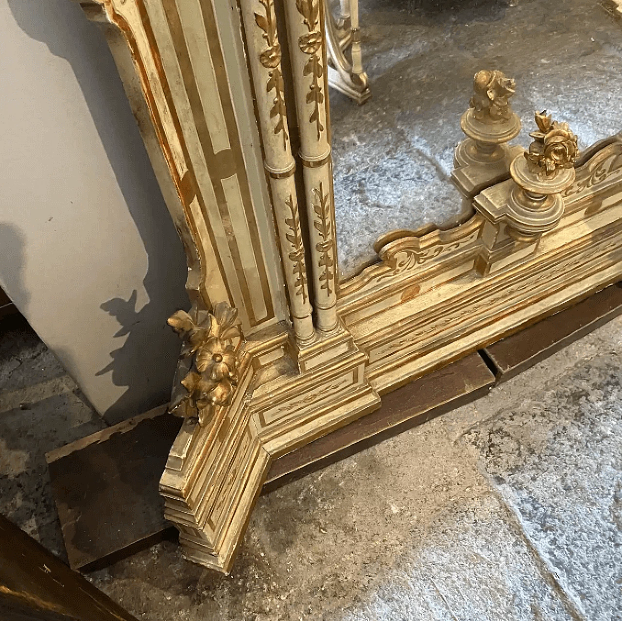 Sicilian lacquered and gilded wooden floor mirror, late 19th century 8