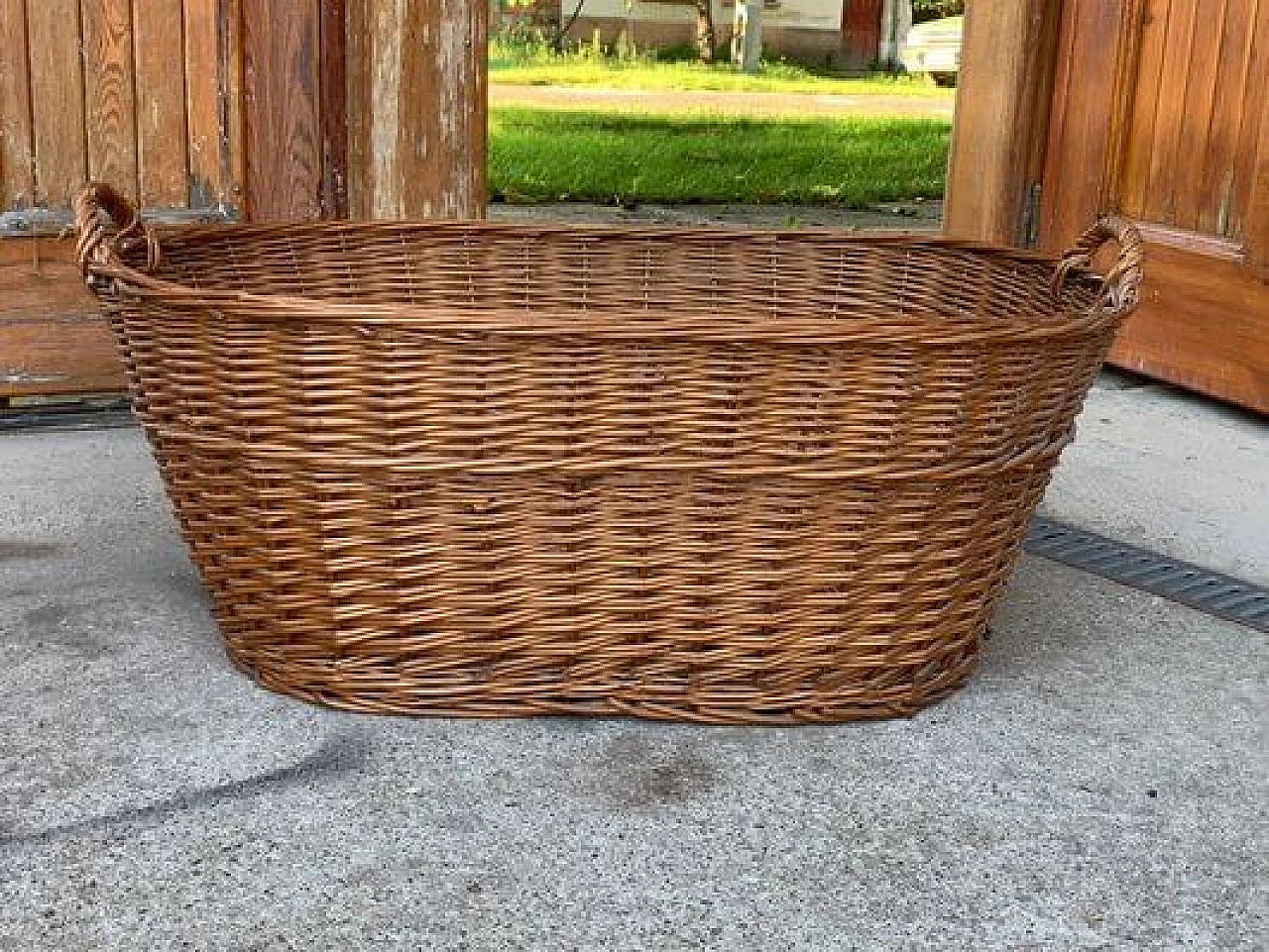 Wicker basket with handles, 1940s 1