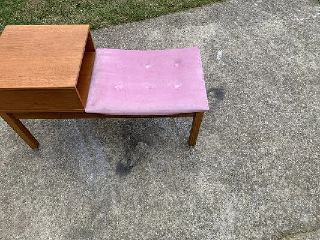 Teak and pink fabric gossip bench, 1960s 4