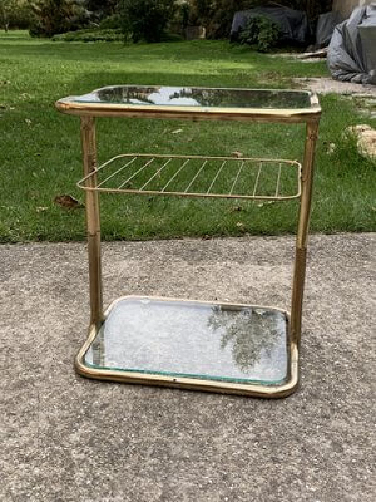 Three-shelf brass and glass coffee table, 1970s 5