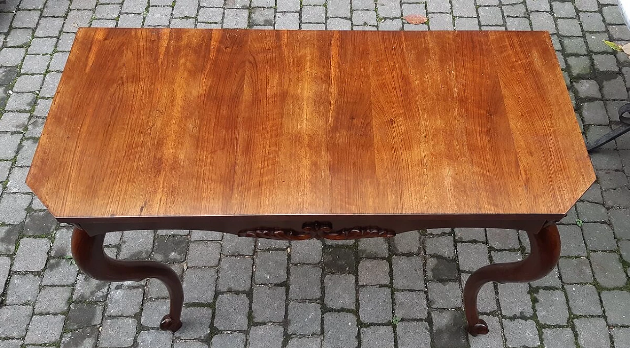 Walnut console with carvings from the Marches, 19th century 1