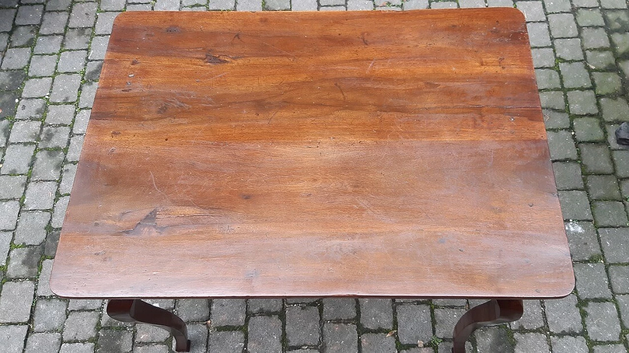 Louis XV walnut desk from Modena, 18th century 4