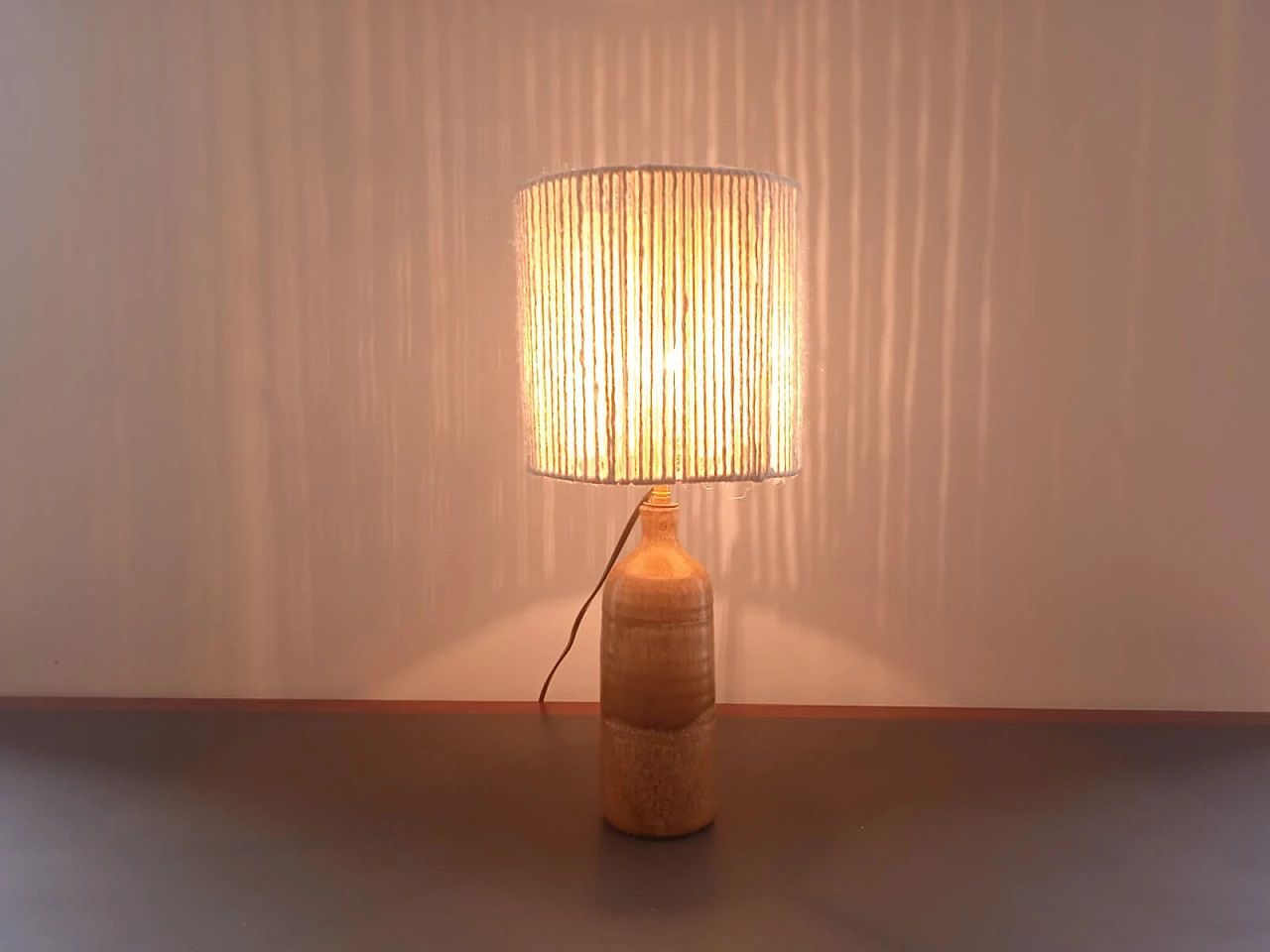 Ceramic table lamp with rope shade, 1960s 5