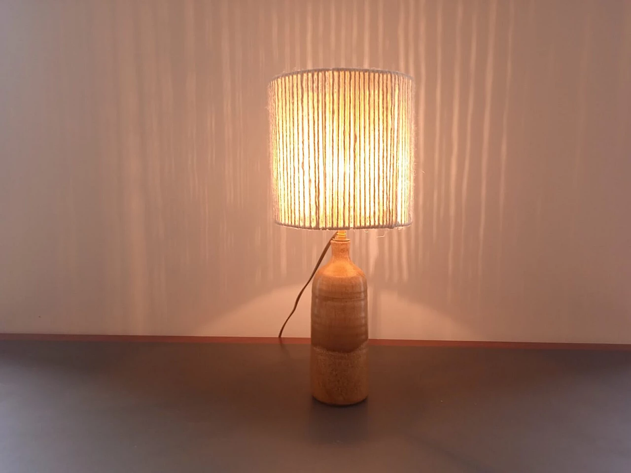 Ceramic table lamp with rope shade, 1960s 6