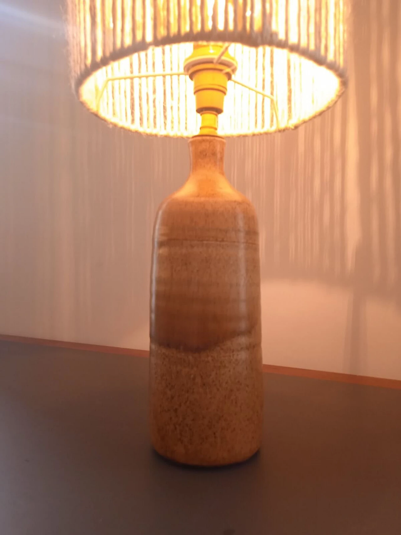 Ceramic table lamp with rope shade, 1960s 7