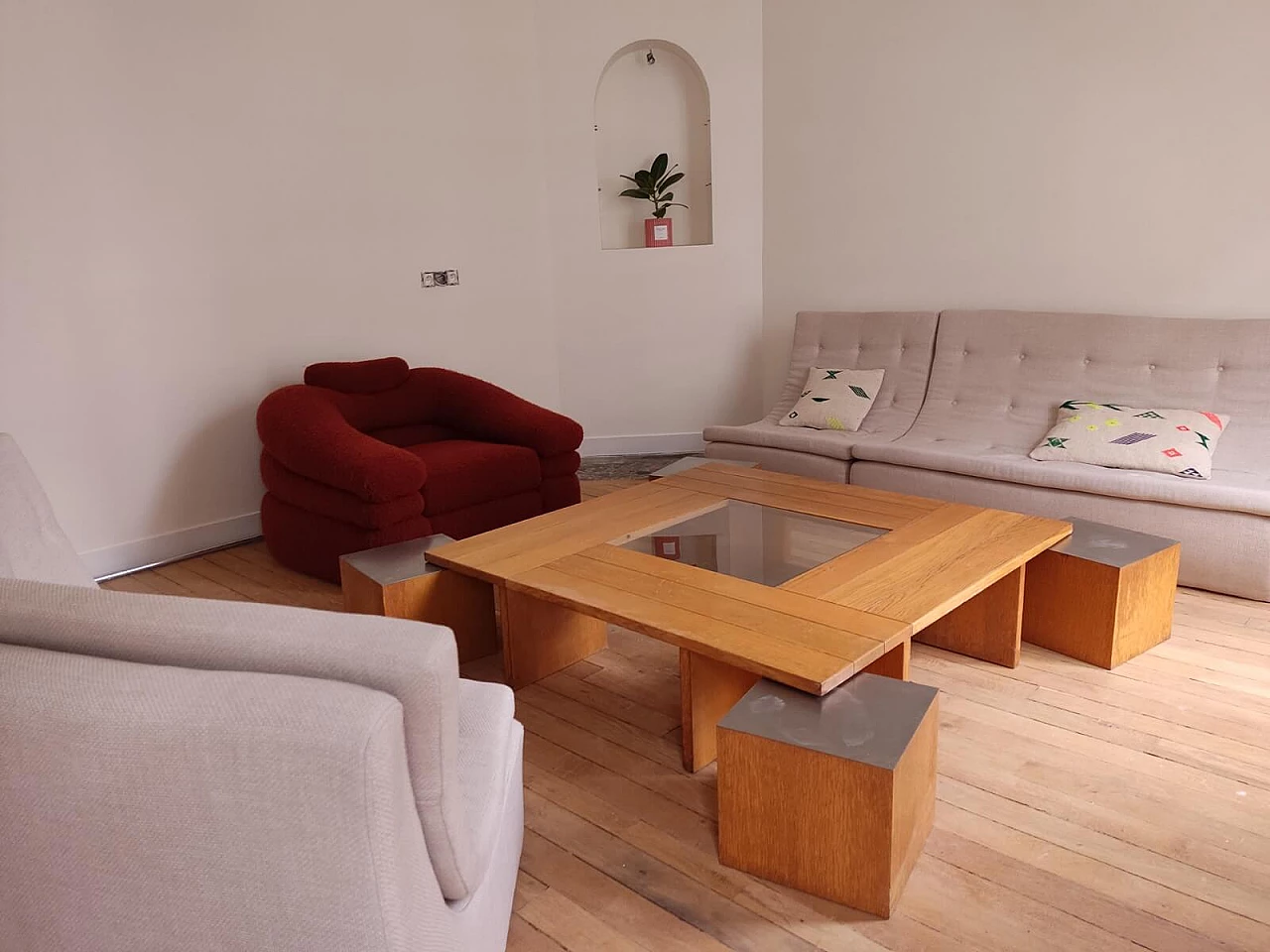 Wood, steel and glass coffee table with four stools by Tecno, 1970s 2