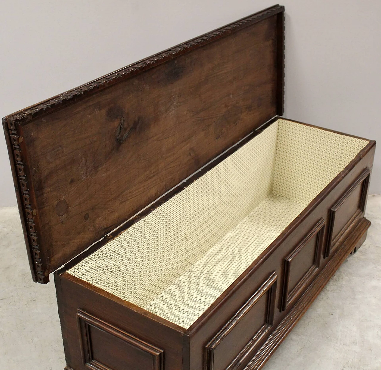 Solid walnut chest, 18th century 8