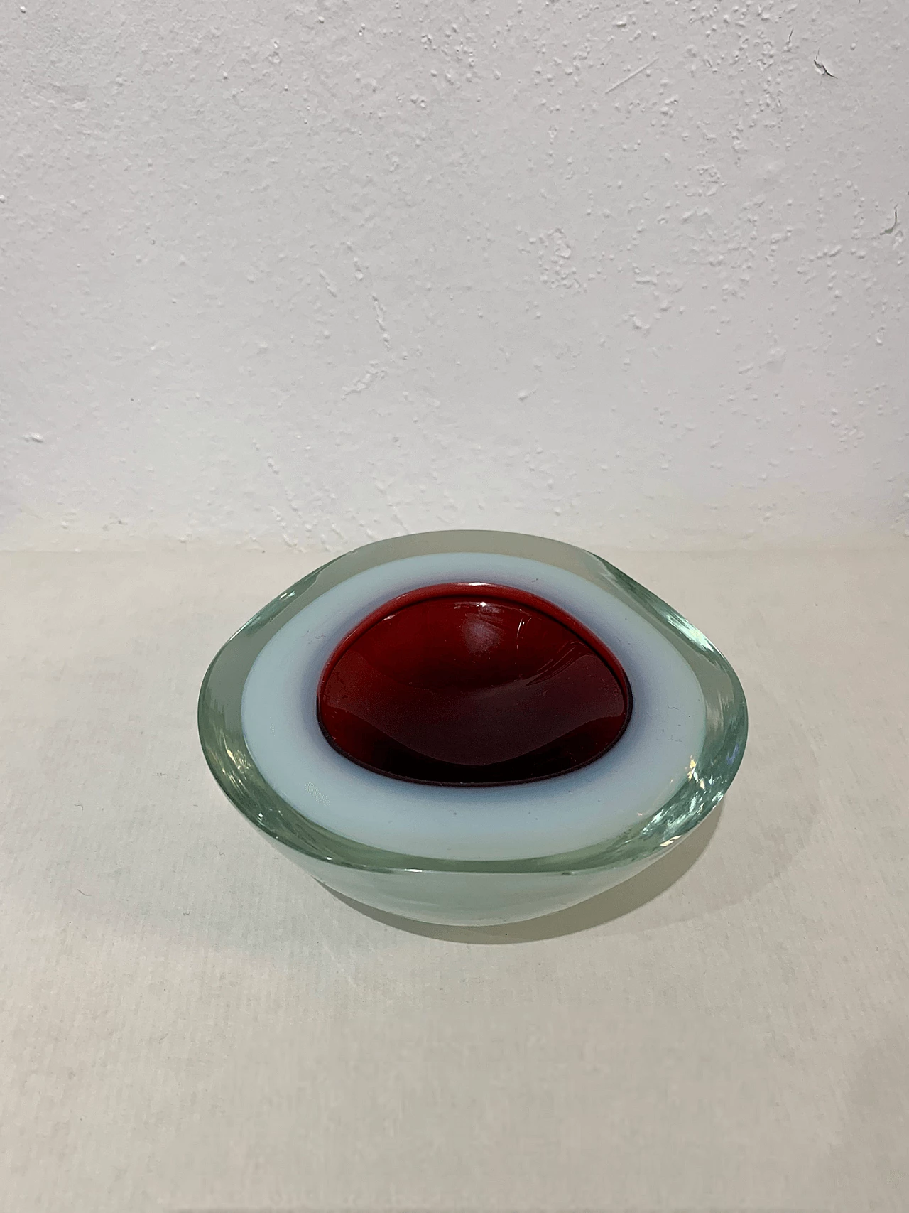 Murano glass ashtray in the shape of a bevelled triangle, 1970s 2