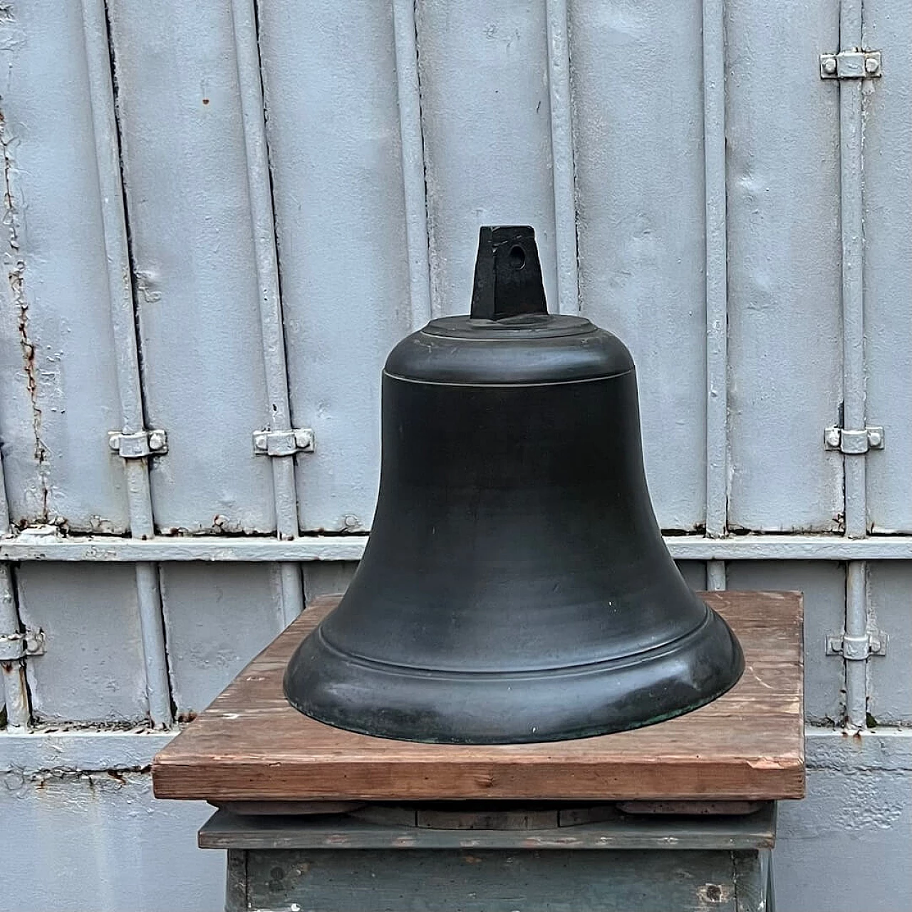 Tuscan bronze bell, 19th century 1