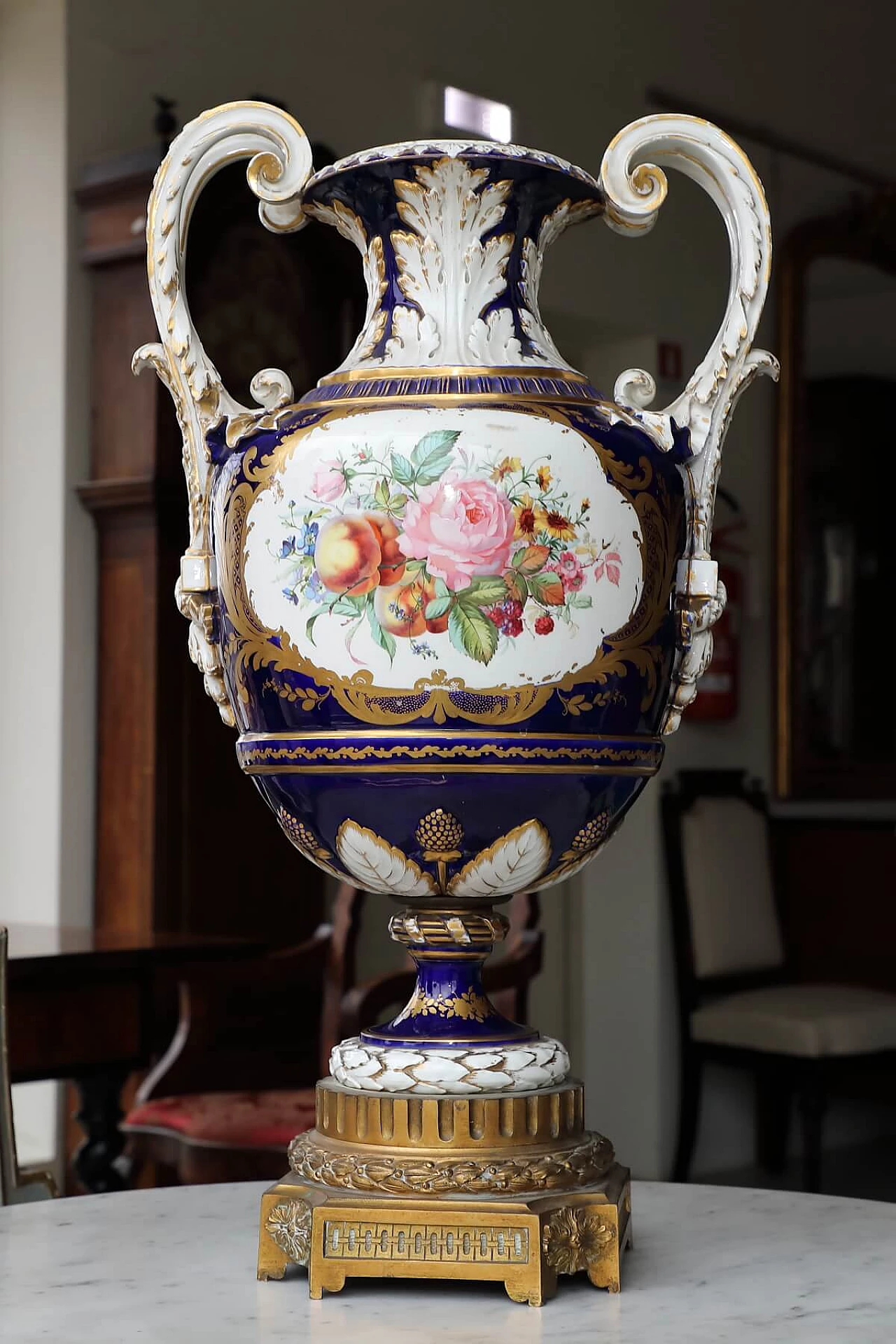 Pair of polychrome porcelain and gilded bronze vases, 19th century 3