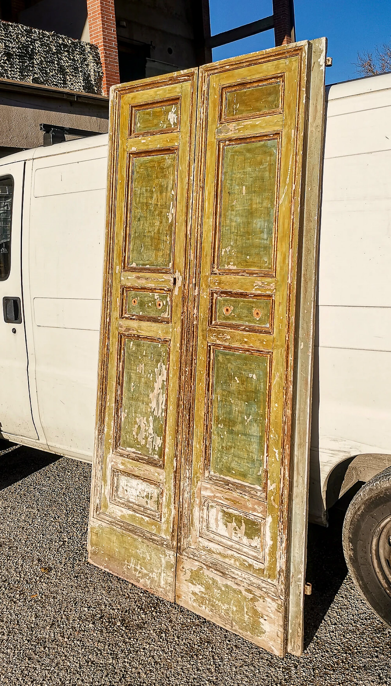 Green and yellow lacquered wood door, 18th century 3