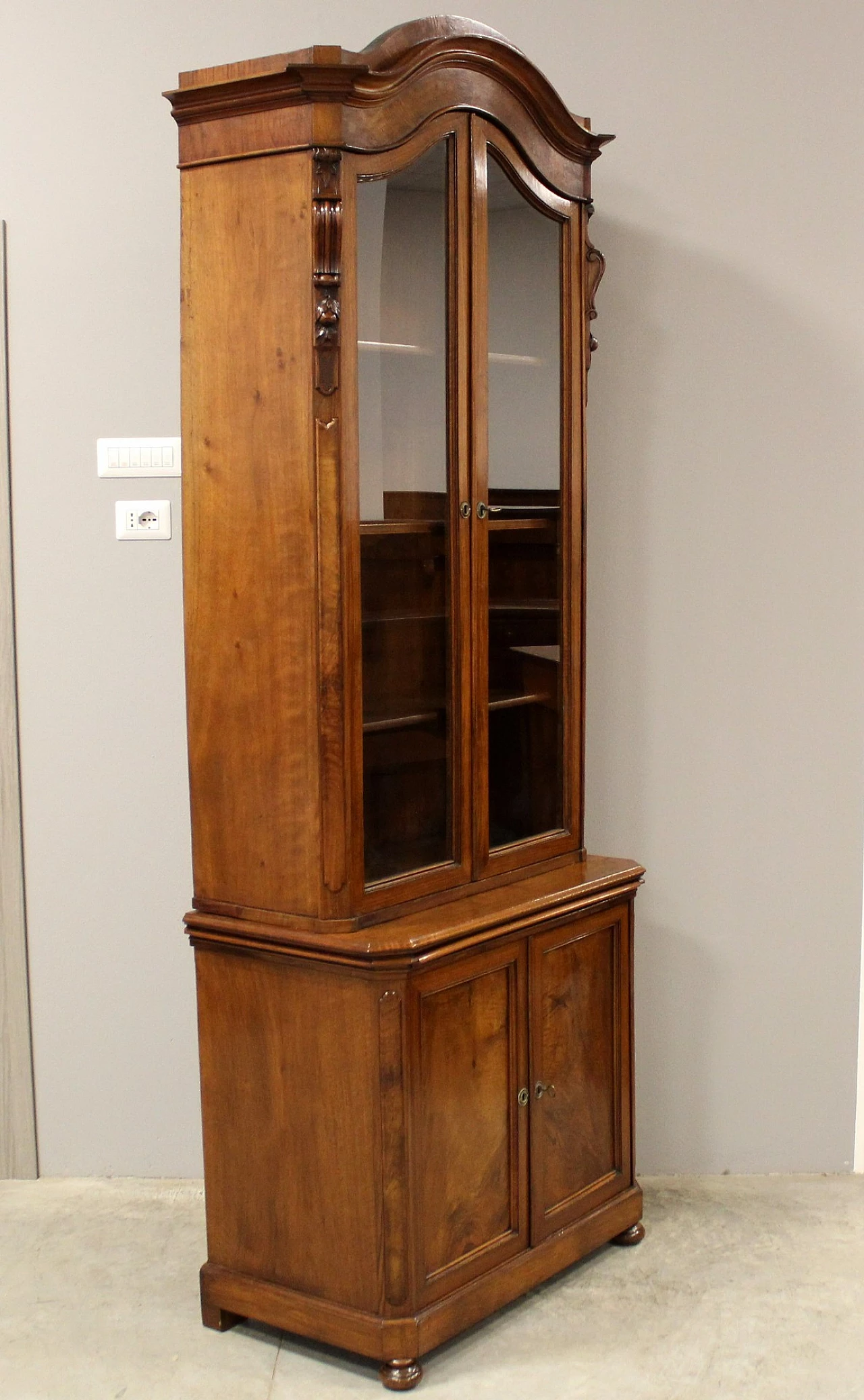 Louis Philippe walnut sideboard with showcase and pull-out writing desk, 19th century 3