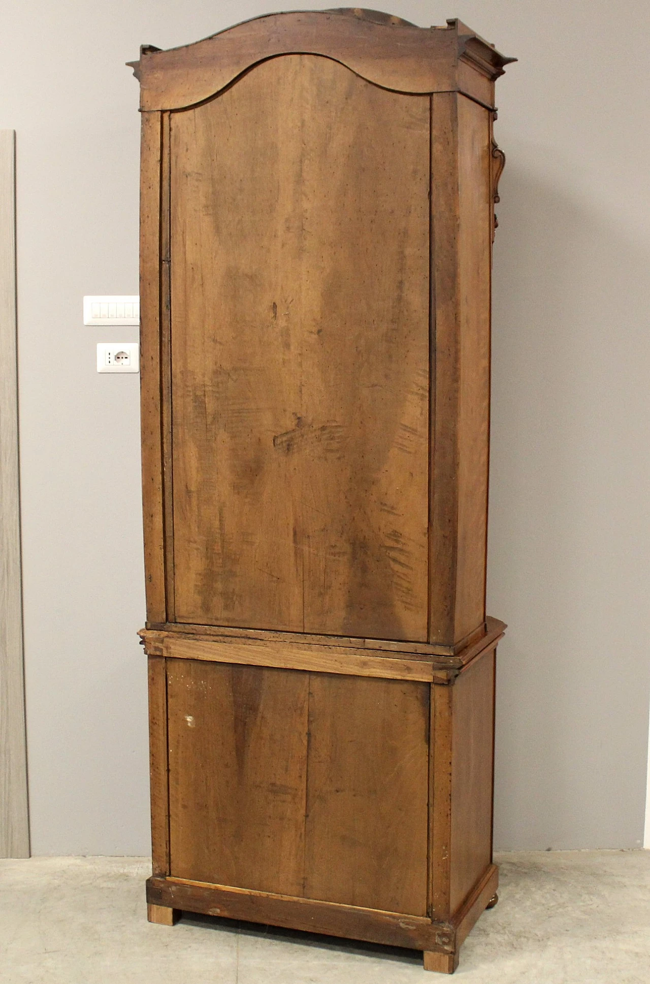 Louis Philippe walnut sideboard with showcase and pull-out writing desk, 19th century 7