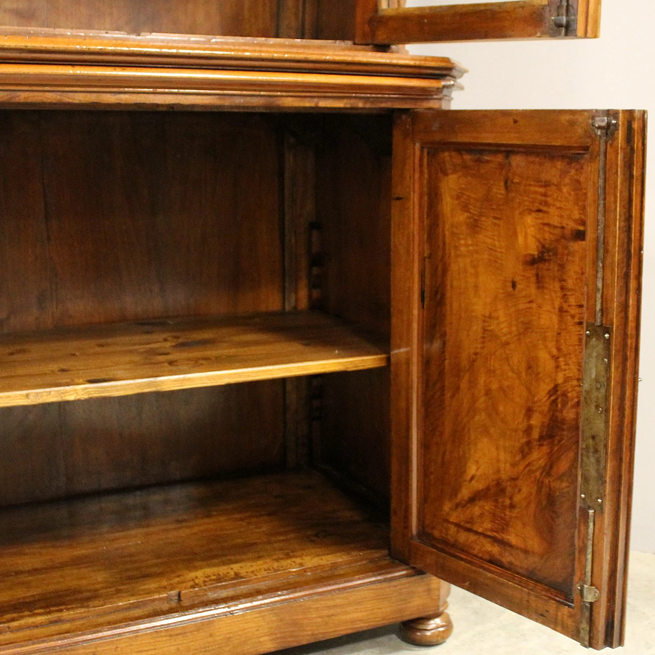 Louis Philippe walnut sideboard with showcase and pull-out writing desk, 19th century 10