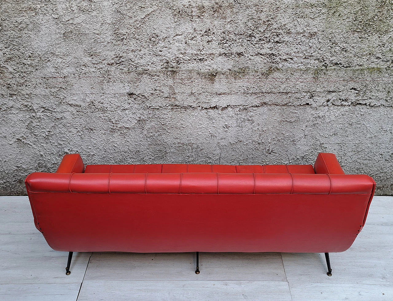 Three-seater red skai sofa with adjustable brass feet, 1950s 1