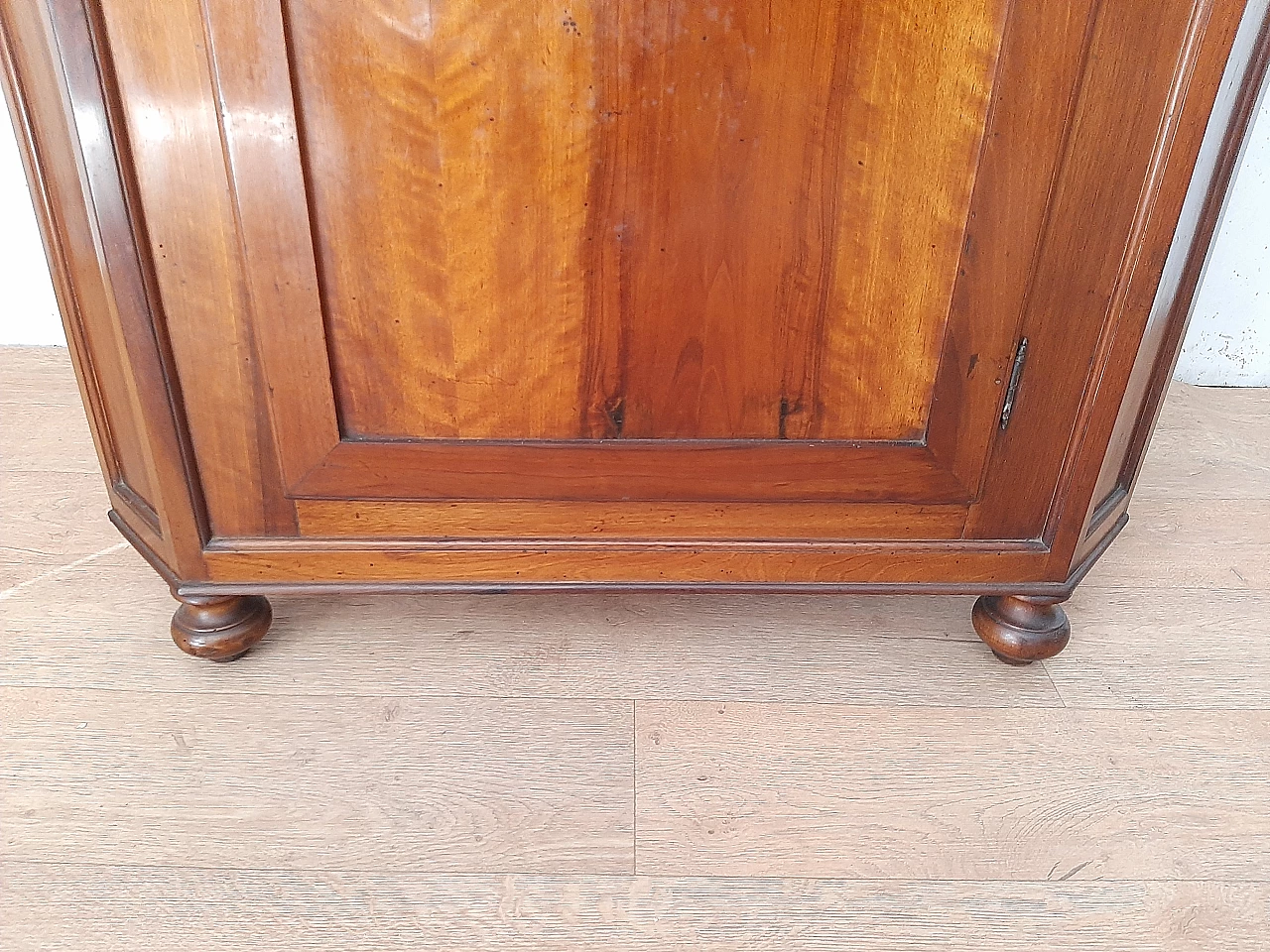 Louis Philippe solid walnut corner cabinet, late 19th century 3