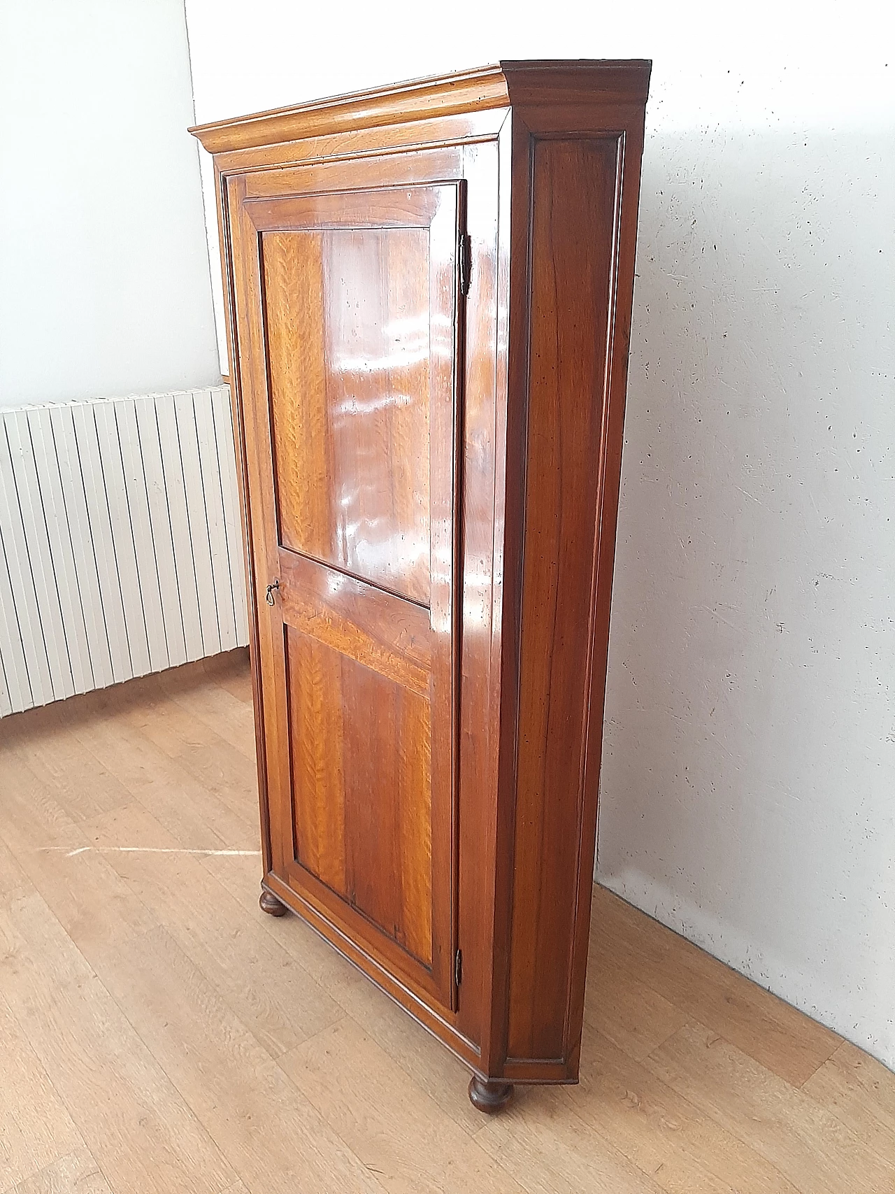 Louis Philippe solid walnut corner cabinet, late 19th century 4