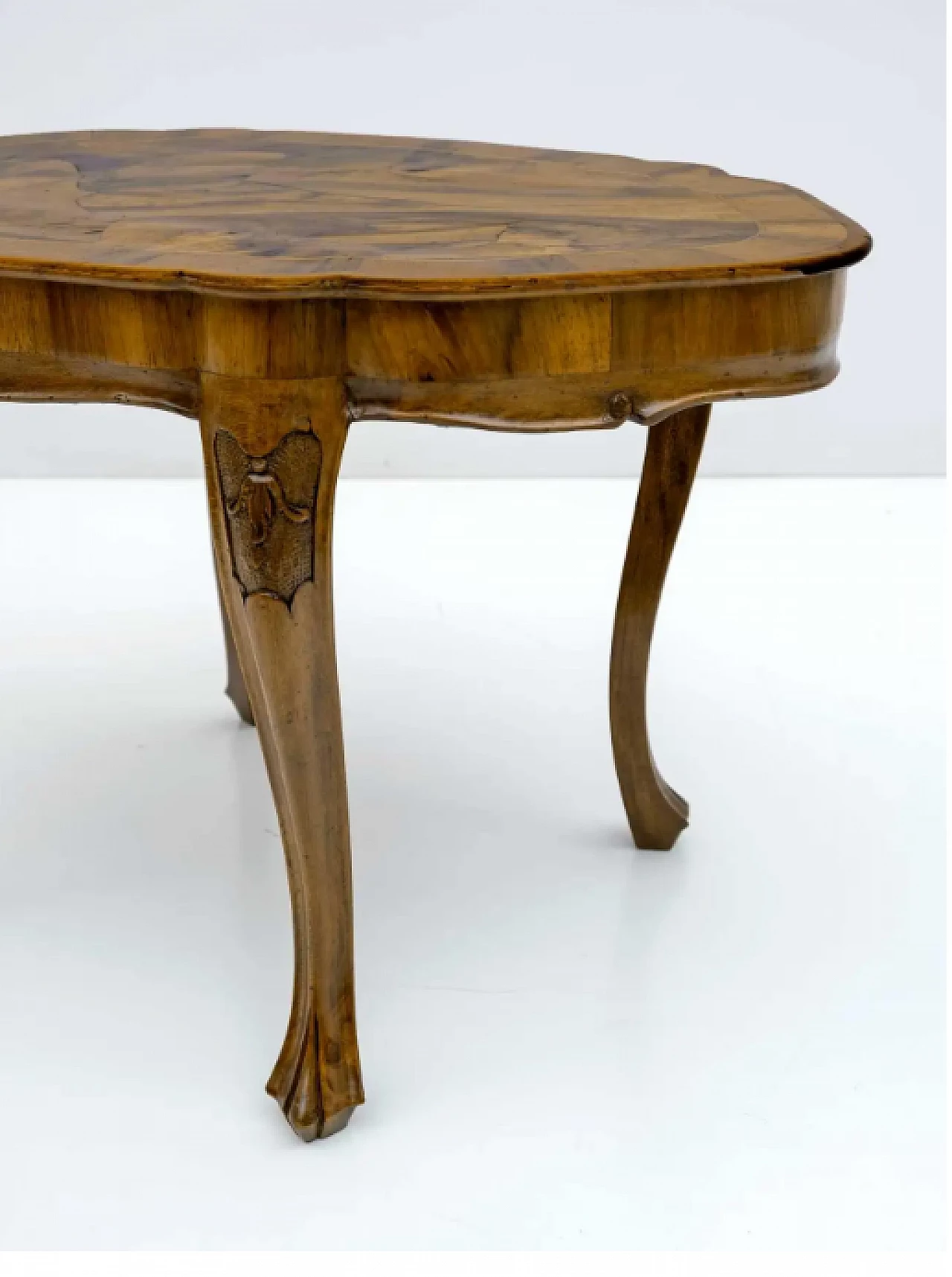 Baroque style walnut coffee table, early 20th century 7