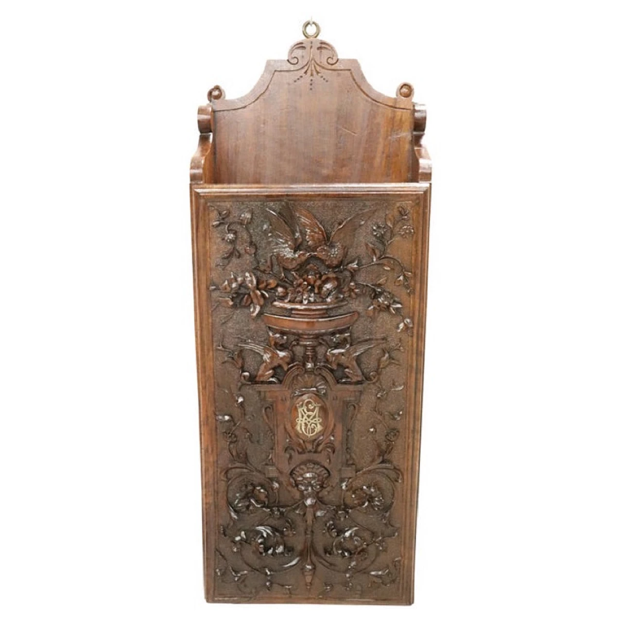 Renaissance-style carved walnut magazine rack, 19th century 1