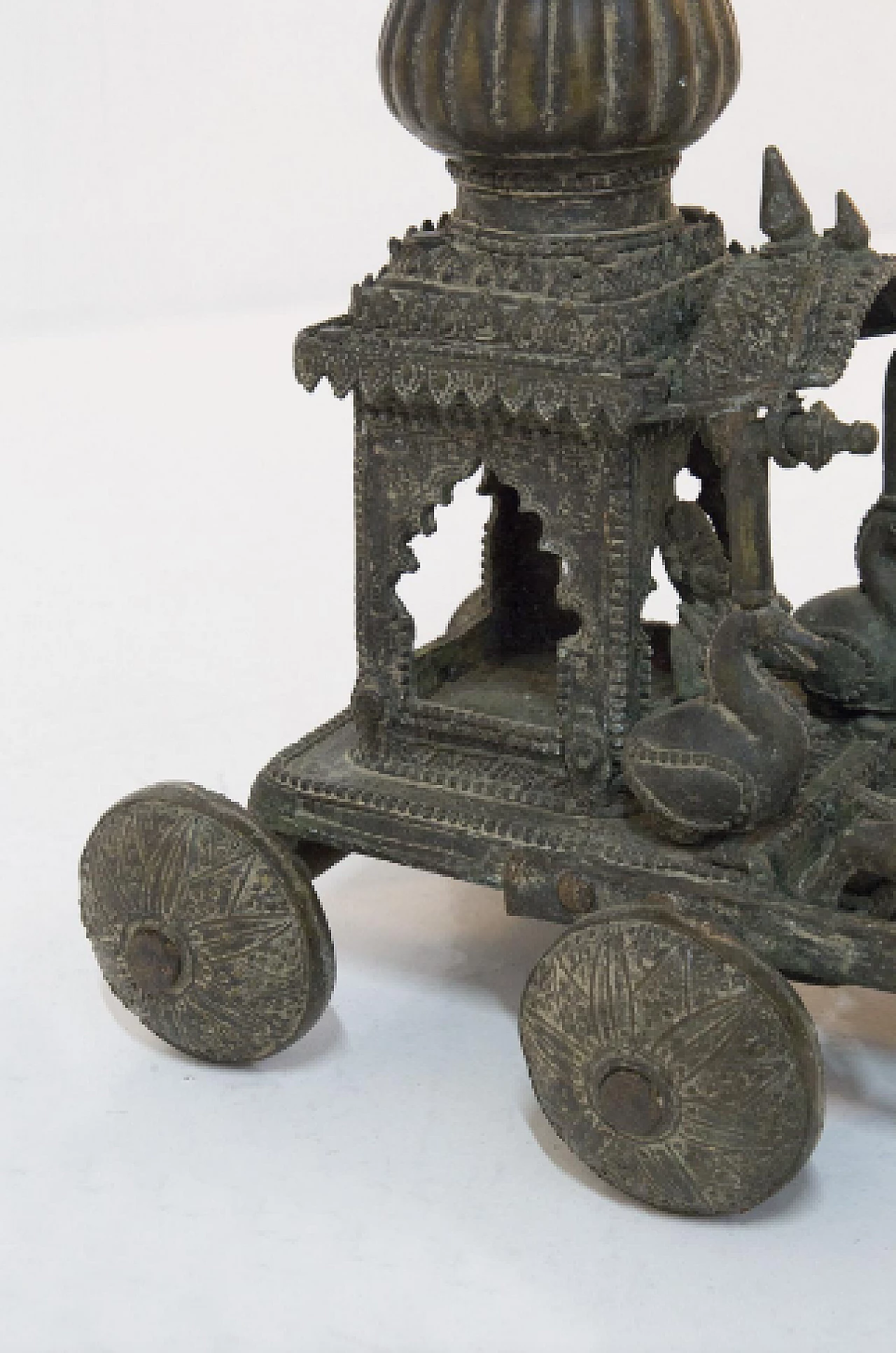 Indian cast iron sculpture of chariot driven by Krishna, early 20th century 4