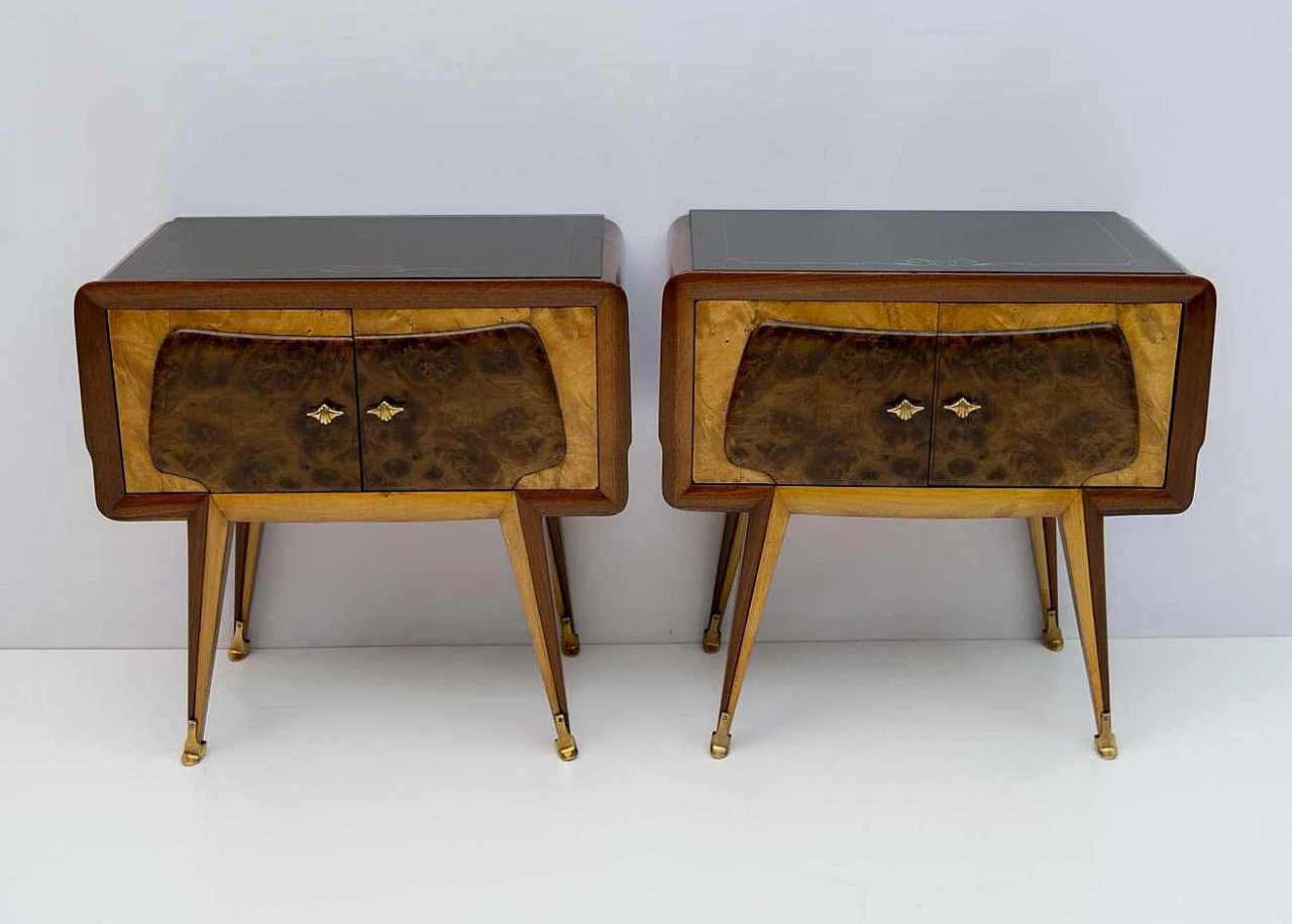 Pair of mid-century Italian bedside tables in maple and walnut, 1950s 3