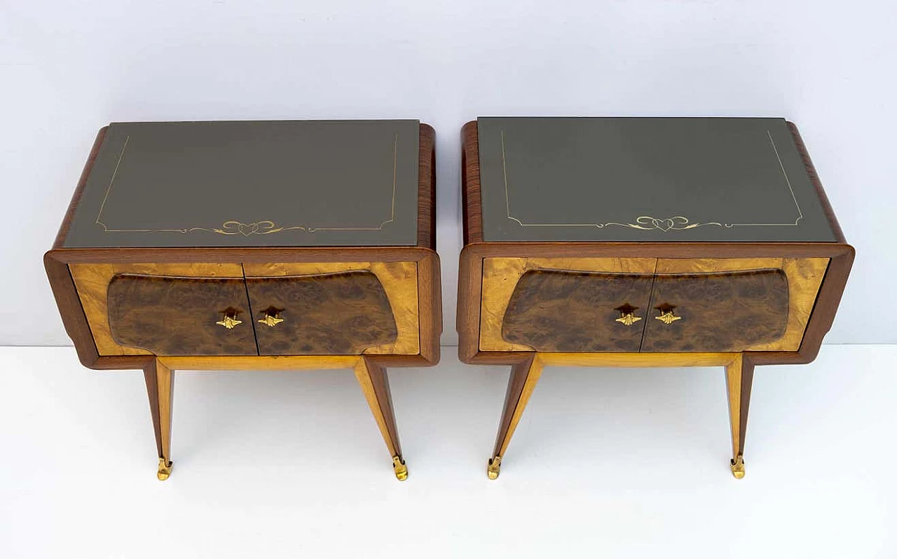 Pair of mid-century Italian bedside tables in maple and walnut, 1950s 5