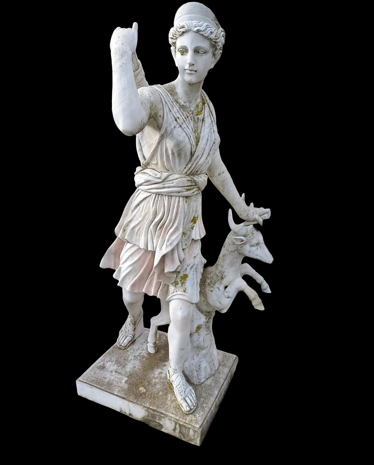 Carrara marble sculpture of Diana the Huntress, 18th century 1