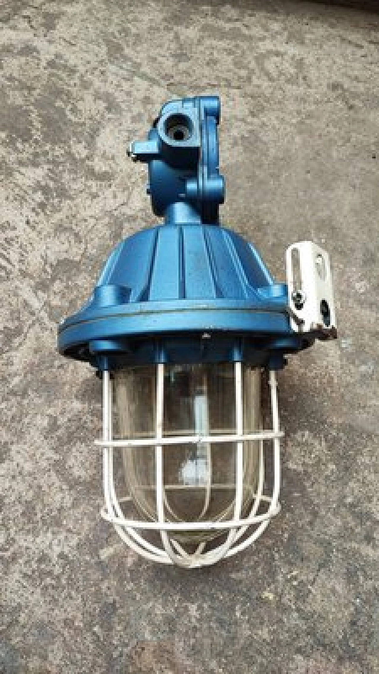 Polish industrial cast iron and glass hanging lamp, 1950s 1