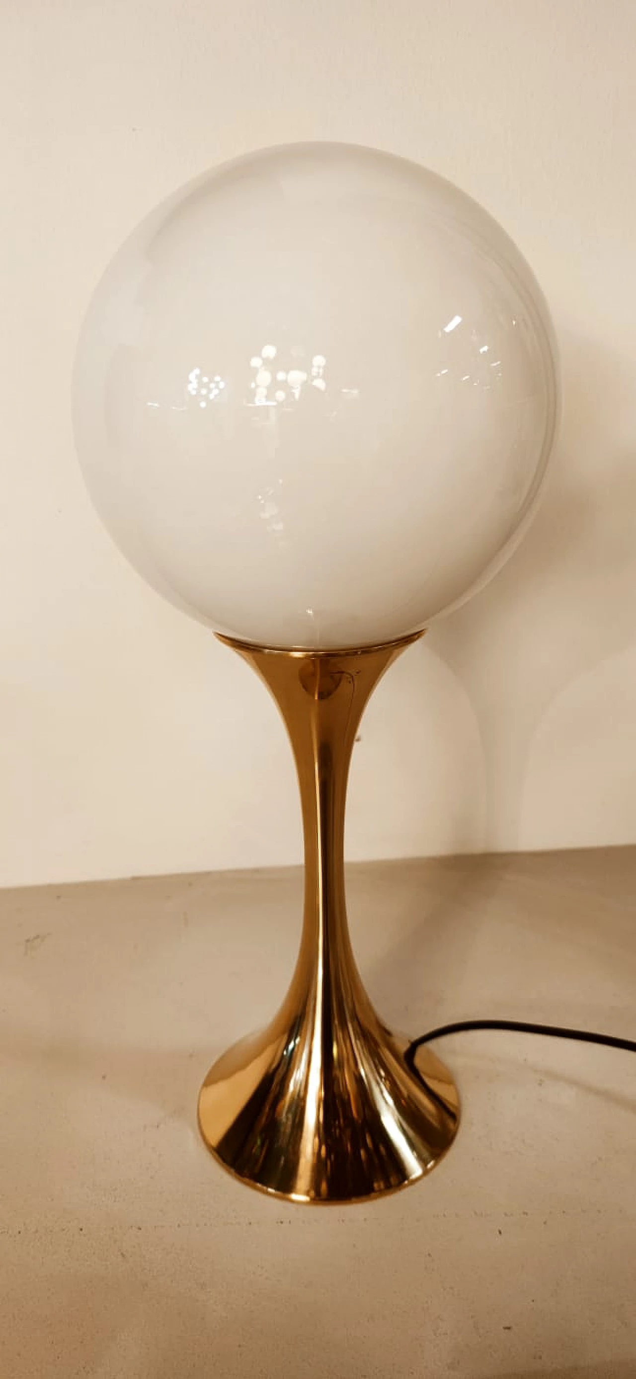 Brass table lamp with white glass sphere, 1970s 2