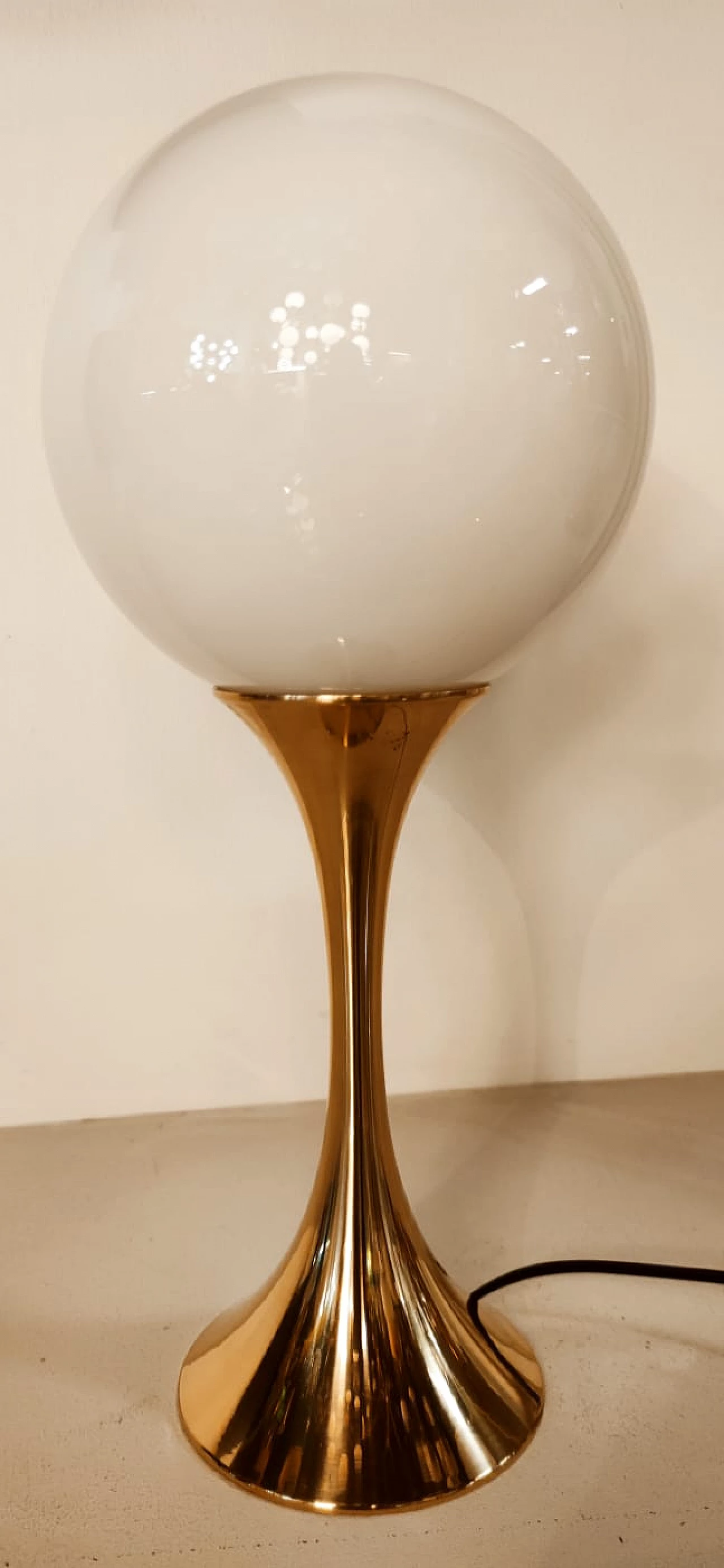 Brass table lamp with white glass sphere, 1970s 6